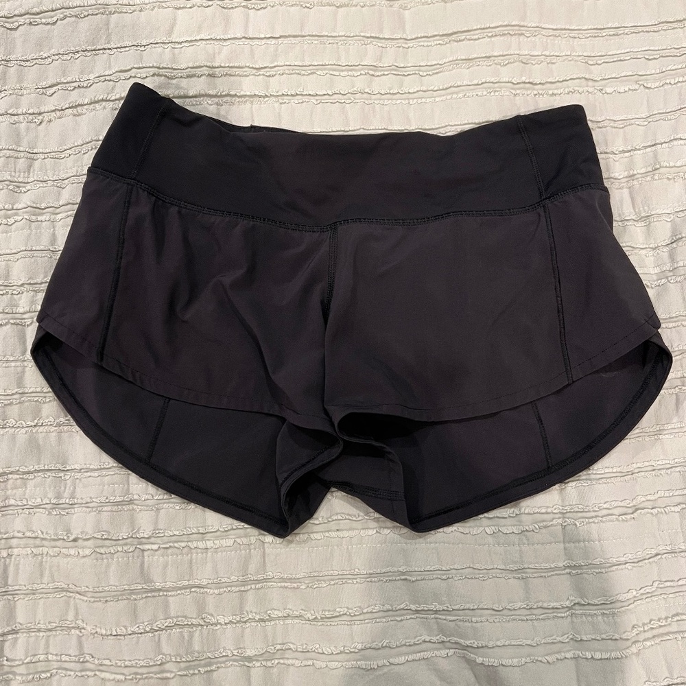 Lululemon black speed up shorts 2.5